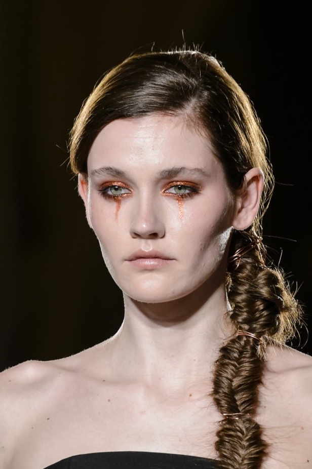 عرض أزياء كريستيان سيريانو لموسم خريف 2017