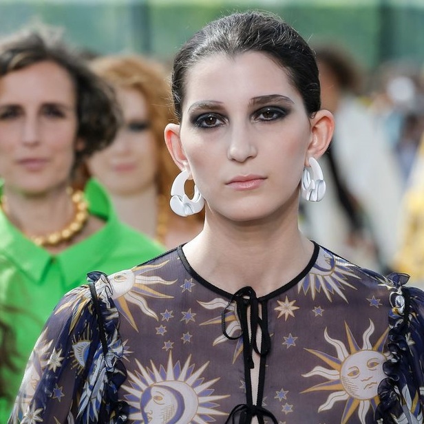 المصمم ربيع كيروز يحتفل بمرور ٢٠  عاما على دخوله عالم الأزياء  