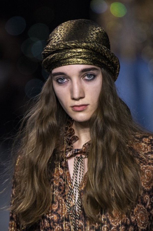 اسبوع الموضة في باريس 2019 أزياء  CELINE الفاخرة لربيع وصيف 2020