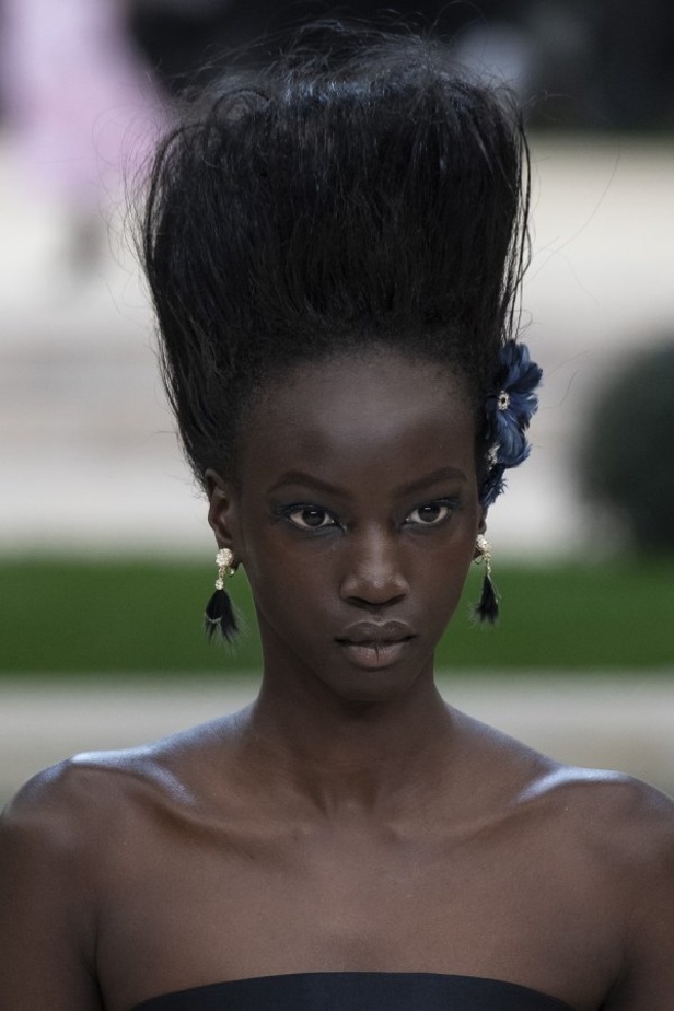 عرض "شانيل" Chanel لربيع وصيف 2019 للهوت كوتور !