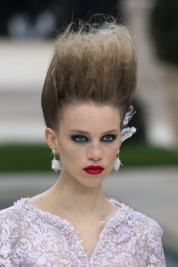 عرض "شانيل" Chanel لربيع وصيف 2019 للهوت كوتور !