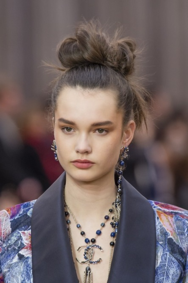 مجموعة شانيل لخريف 2018 تنقلنا الى أحضان الطبيعة الخلابة