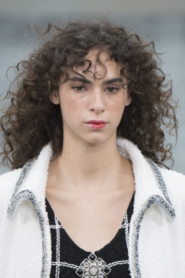 مجموعة شانيل لربيع وصيف 2020 في باريس