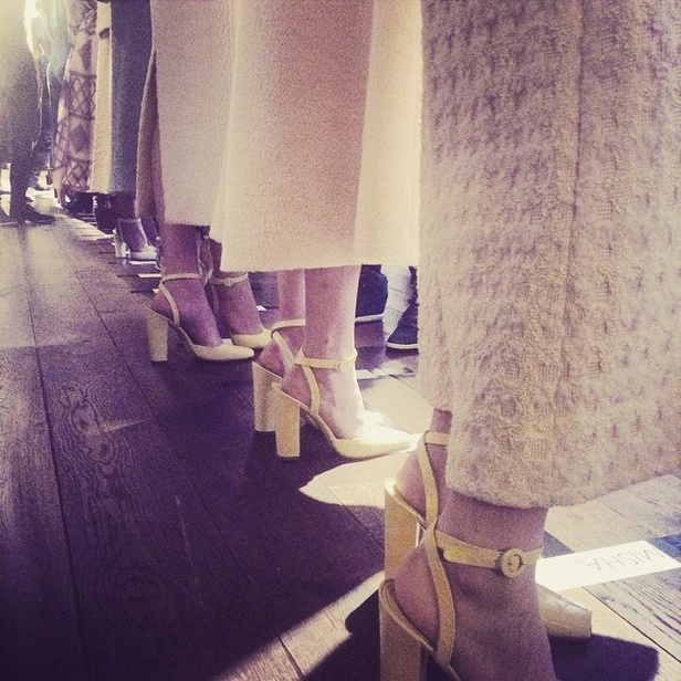 مجموعة Emilia Wickstead.. شتاء بألوان الربيع! 