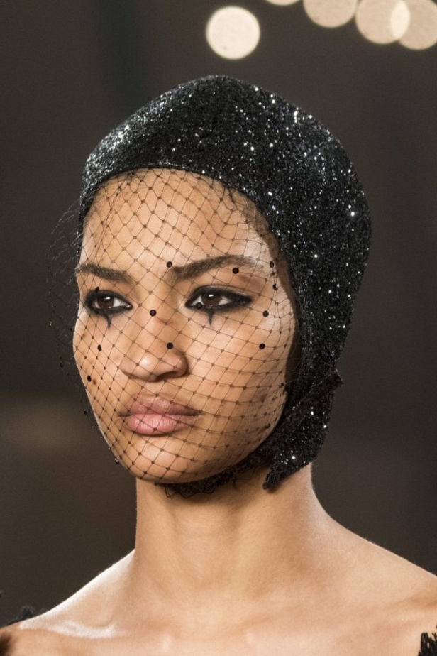 عرض أزياء Christian Dior للهوت كوتور لربيع وصيف 2019 !