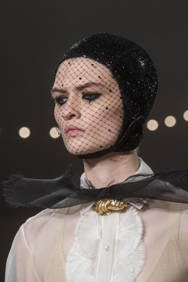 عرض أزياء Christian Dior للهوت كوتور لربيع وصيف 2019 !