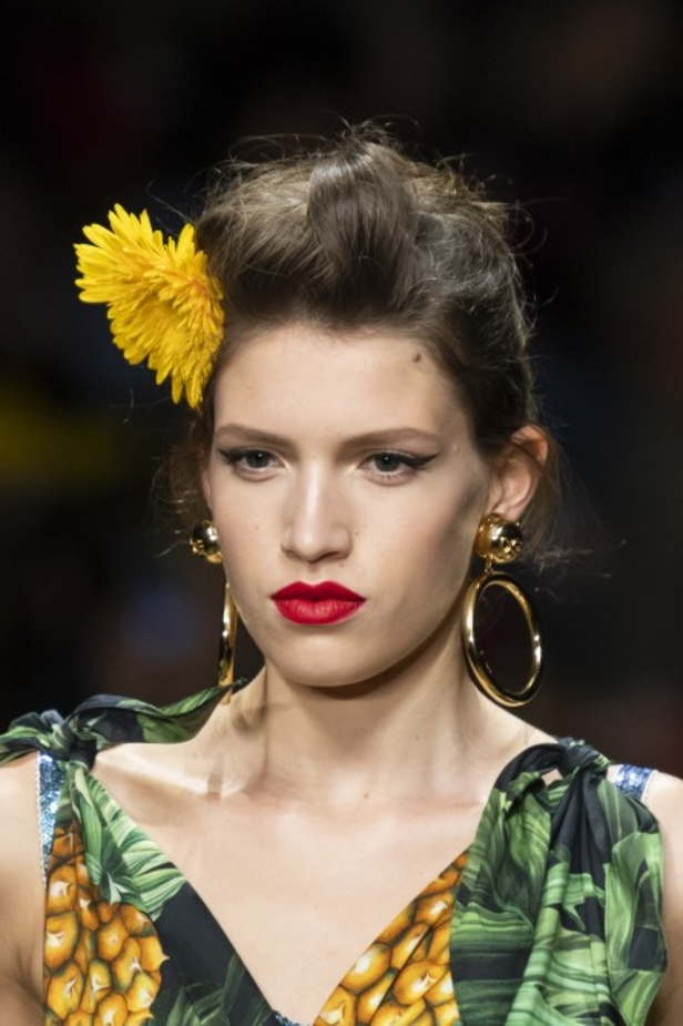 تصاميم عكست الألوان والمرح في عرض Dolce & Gabbana