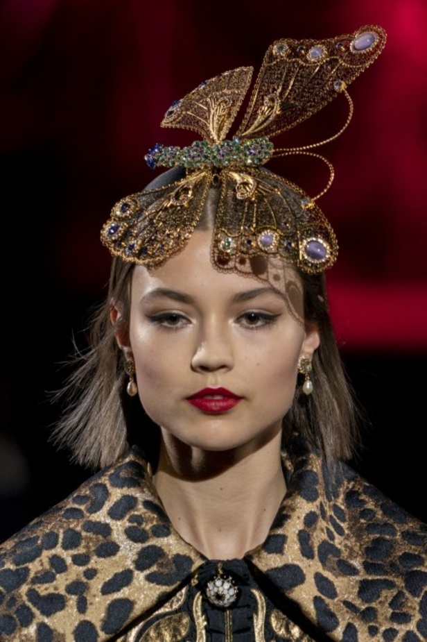 دولتشي أند غابانا تحيي موضة المرأة العصرية بتصاميمها