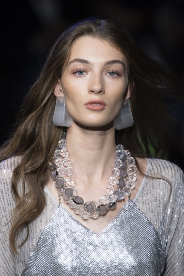 اسبوع الموضة في ميلان 2019 عرض أزياء Emporio Armani لربيع وصيف 2020 من ميلان