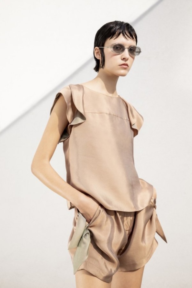 عرض أزياء Emporio Armani لربيع وصيف 2021 من أسبوع الموضة في ميلانو