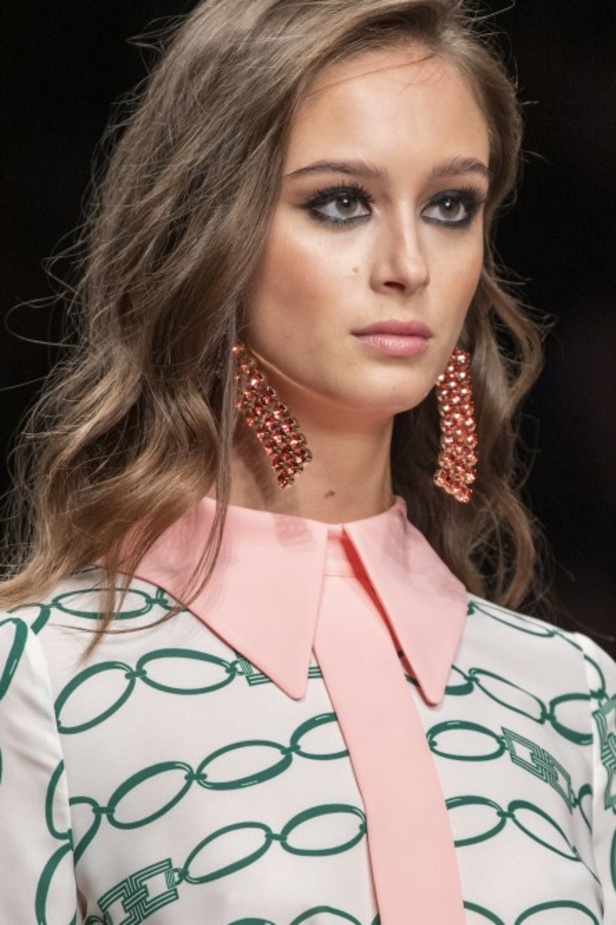 سافري الى عالم الرحلات البحرية مع مجموعة Elisabetta Franchi لربيع وصيف 2020