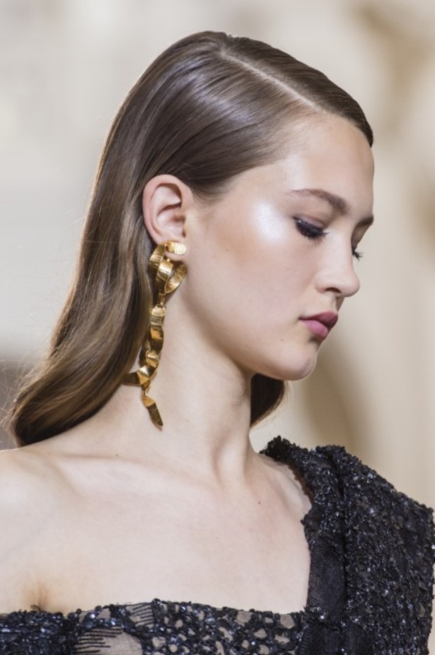 عرض أزياء ايلي صعب لخريف 2018