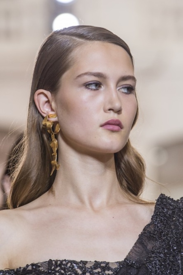 عرض أزياء ايلي صعب لخريف 2018