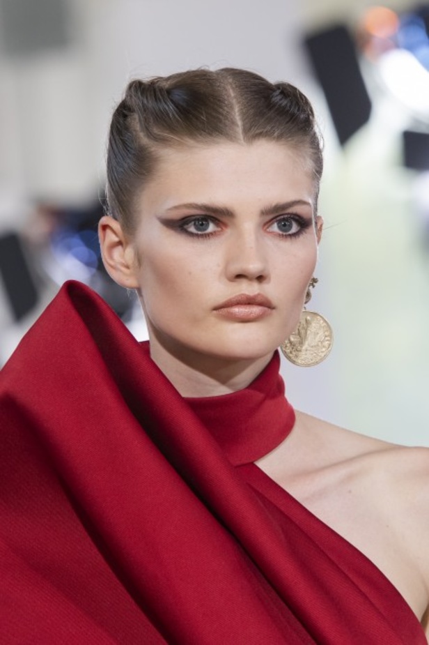 مجموعة إيلي صعب للأزياء الفاخرة لخريف وشتاء 2020 من وحي الصين