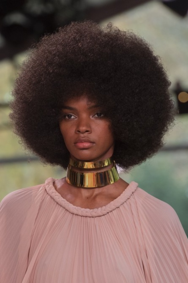 اسبوع الموضة في باريس 2019 مجموعة ايلي صعب الفاخرة لربيع وصيف 2020