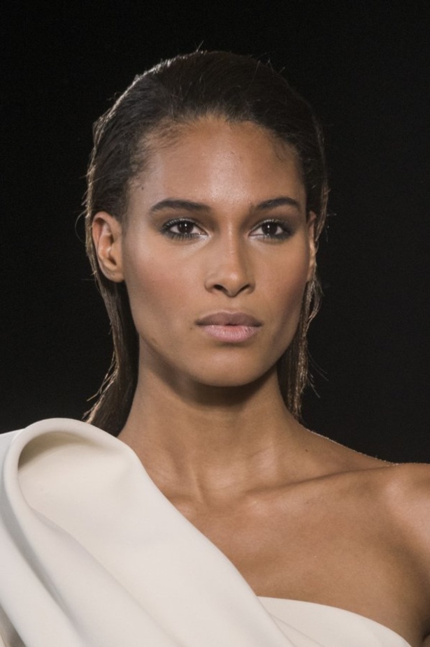 مجموعة ايلي صعب للهوت كوتور لربيع وصيف 2019