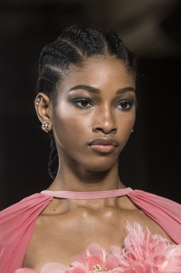 مجموعة ايلي صعب للهوت كوتور لربيع وصيف 2019