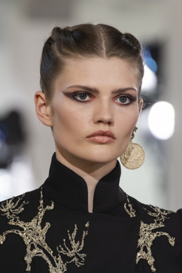 مجموعة إيلي صعب للأزياء الفاخرة لخريف وشتاء 2020 من وحي الصين