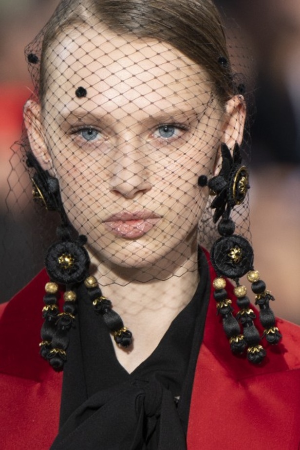 مجموعة Elie Saab لخريف وشتاء 2020-2021 خلال اسبوع الموضة في باريس