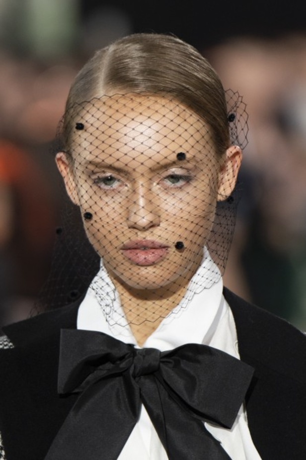 مجموعة Elie Saab لخريف وشتاء 2020-2021 خلال اسبوع الموضة في باريس