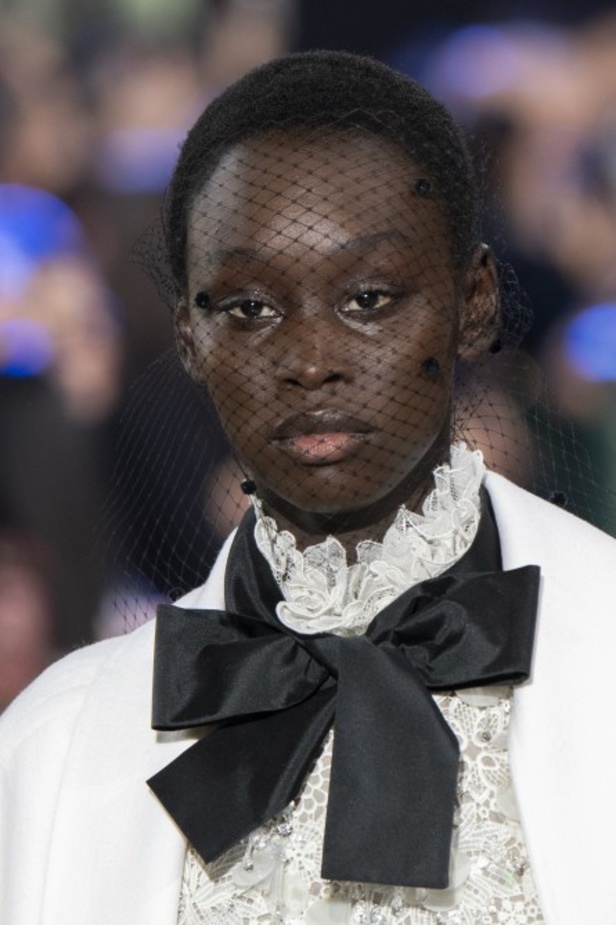 مجموعة Elie Saab لخريف وشتاء 2020-2021 خلال اسبوع الموضة في باريس