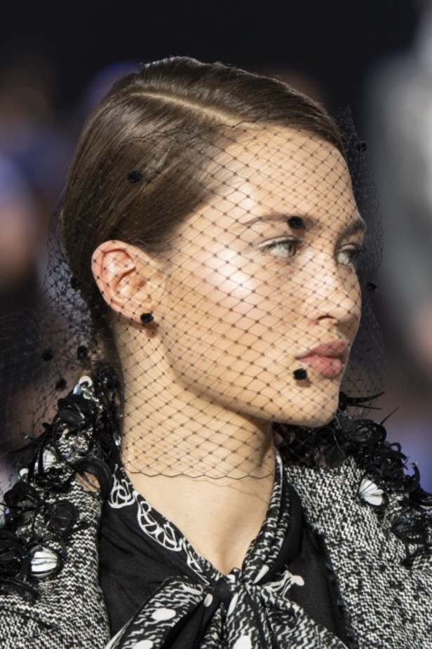 مجموعة Elie Saab لخريف وشتاء 2020-2021 خلال اسبوع الموضة في باريس