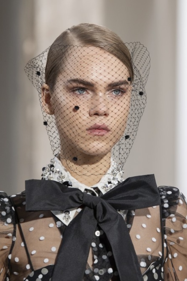 مجموعة Elie Saab لخريف وشتاء 2020-2021 خلال اسبوع الموضة في باريس