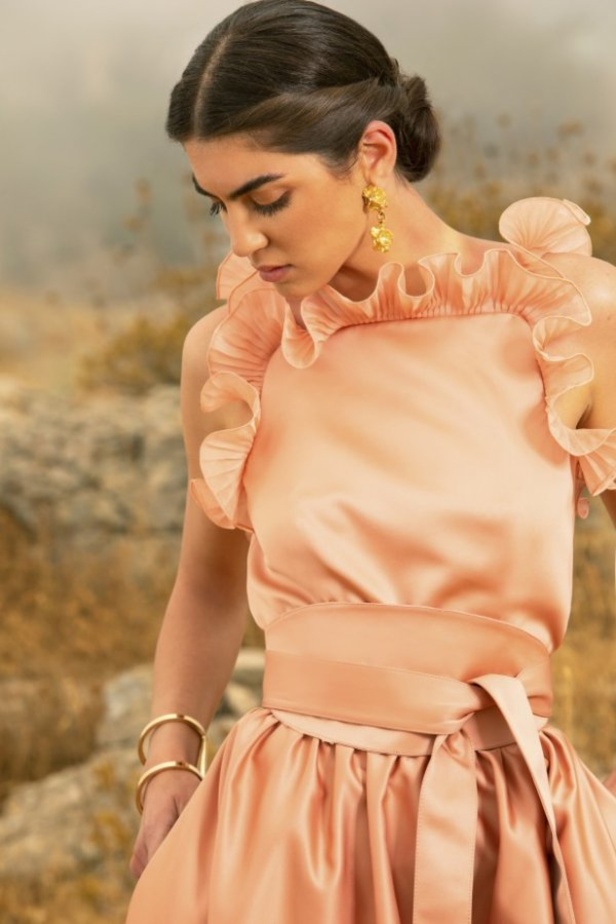 مجموعة ايلي صعب لربيع وصيف 2021 بعنوان أنشودة الحياة