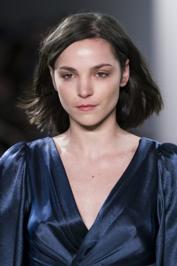 عرض أزياء إيلي تاهاري لخريف وشتاء 2019