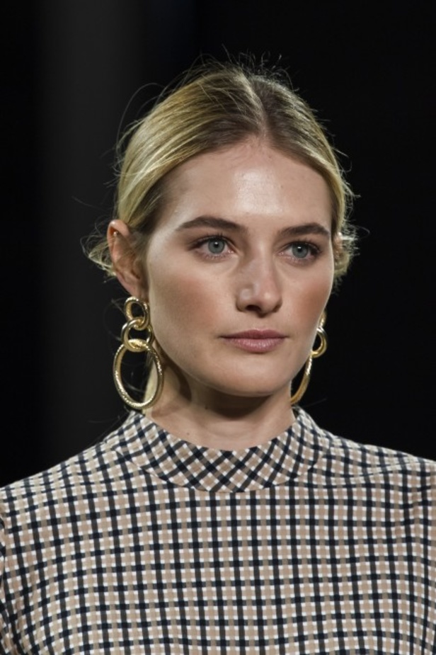  اسبوع الموضة في نيويورك 2019 ابرز صيحات أزياء و اكسسوارات ELIE TAHARI لربيع وصيف 2020 