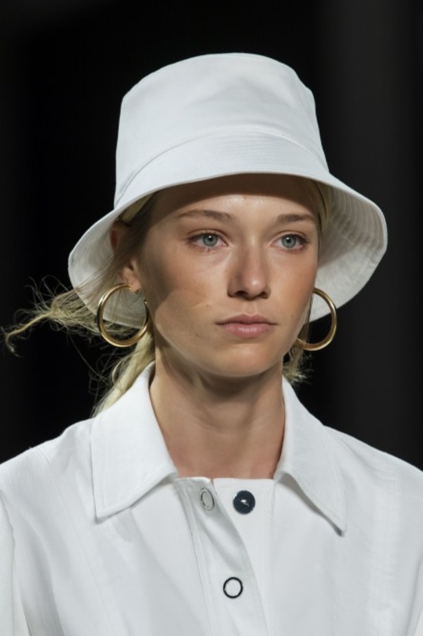  اسبوع الموضة في نيويورك 2019 ابرز صيحات أزياء و اكسسوارات ELIE TAHARI لربيع وصيف 2020 