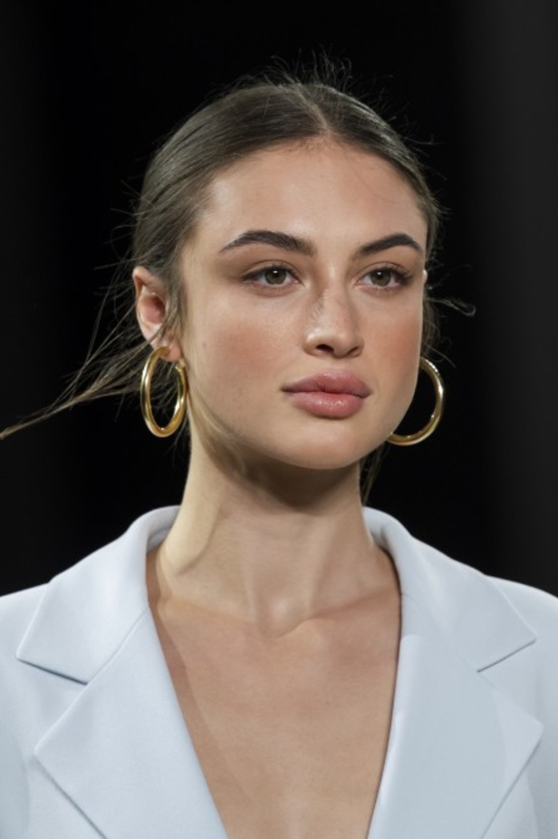  اسبوع الموضة في نيويورك 2019 ابرز صيحات أزياء و اكسسوارات ELIE TAHARI لربيع وصيف 2020 