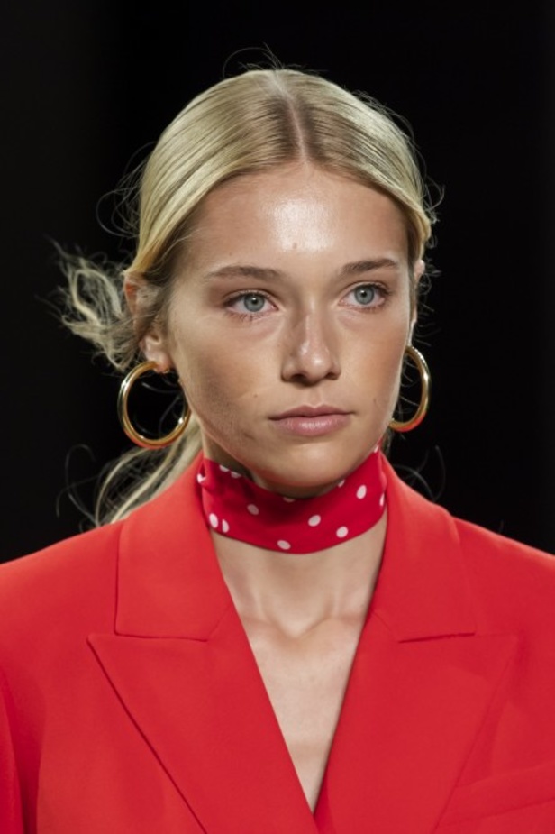  اسبوع الموضة في نيويورك 2019 ابرز صيحات أزياء و اكسسوارات ELIE TAHARI لربيع وصيف 2020 