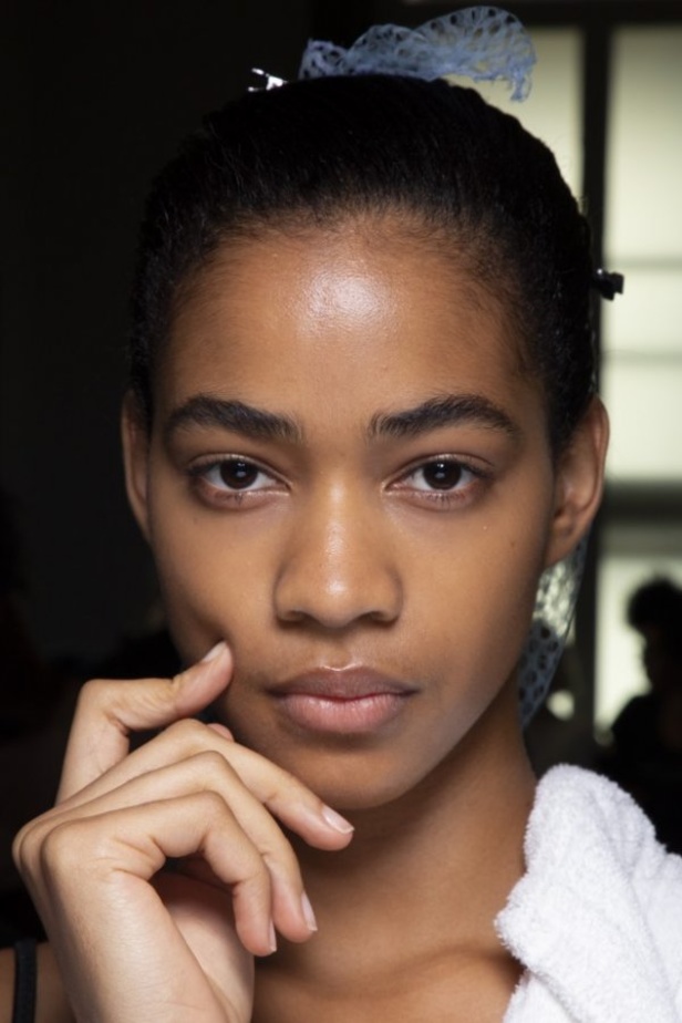 اسبوع الموضة في لندن 2019 مجموعة إميليا ويكستيد للملابس الجاهزة موضة ربيع وصيف 2020