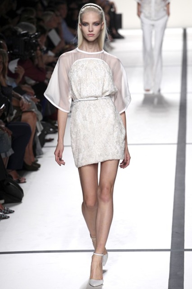 ايلي صعب : حديقة من الدانتيل تخطف الانفاس..