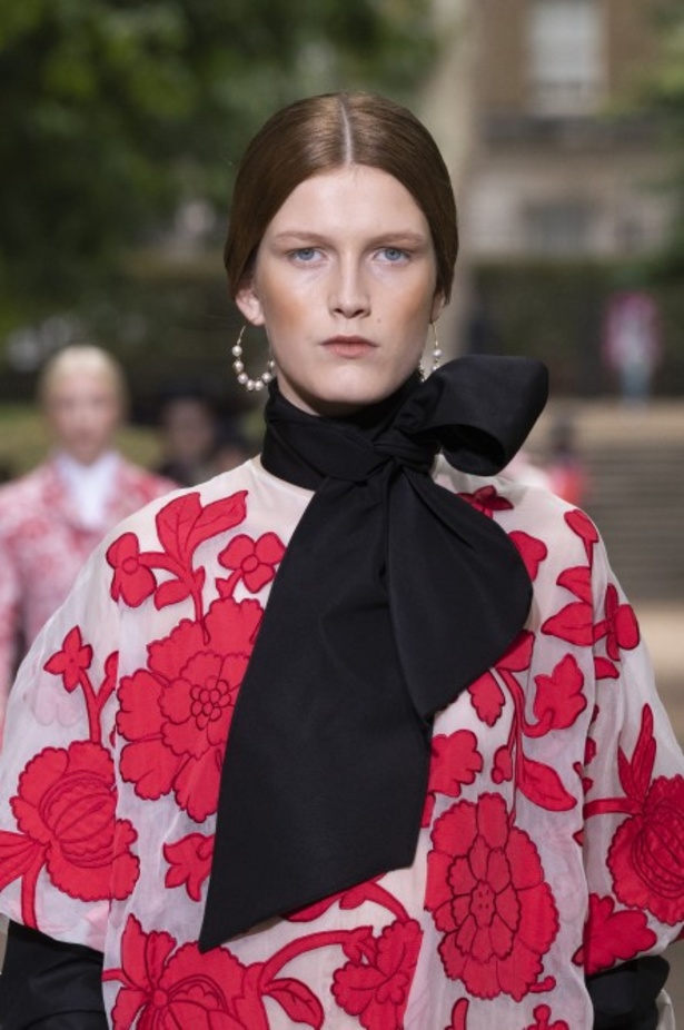 اسبوع الموضة في لندن 2019 عرض ازياء ERDEM لربيع وصيف 2020