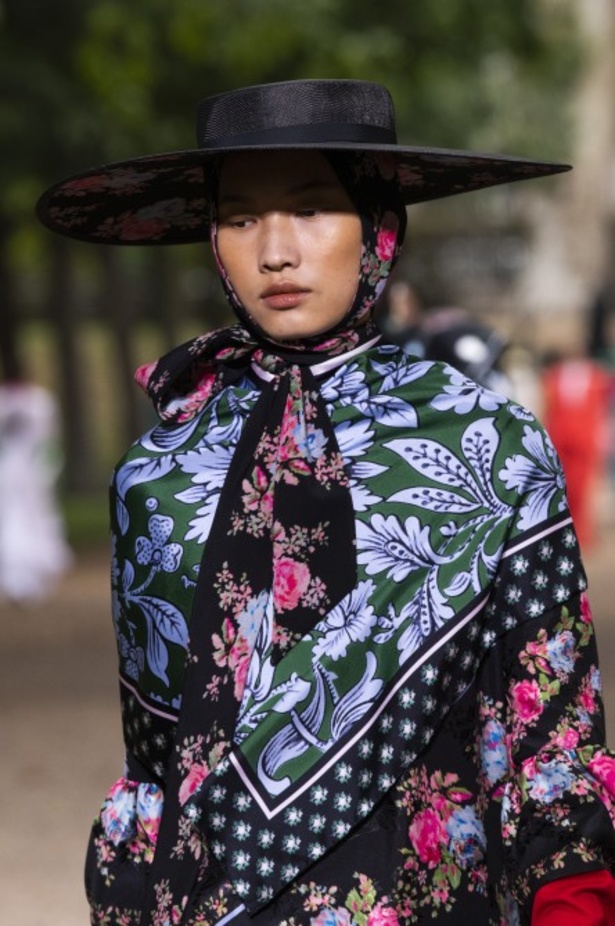 اسبوع الموضة في لندن 2019 عرض ازياء ERDEM لربيع وصيف 2020