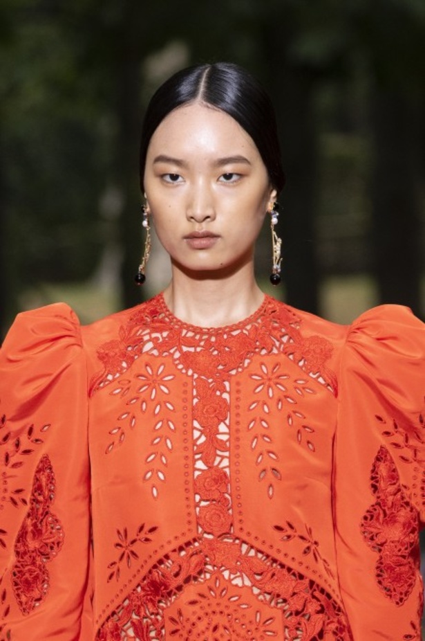 اسبوع الموضة في لندن 2019 عرض ازياء ERDEM لربيع وصيف 2020