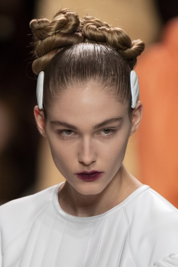 مجموعة فندي FENDI لخريف وشتاء 2020-2021 خلال اسبوع الموضة في ميلانو 