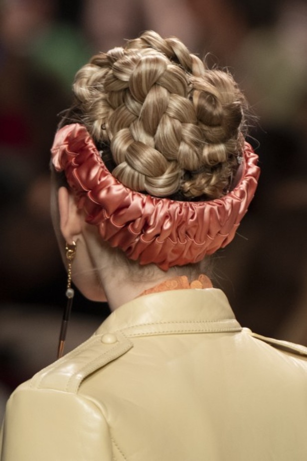 مجموعة فندي FENDI لخريف وشتاء 2020-2021 خلال اسبوع الموضة في ميلانو 