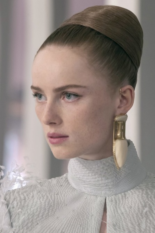 عرض أزياء دار Fendi للأزياء الراقية لخريف وشتاء 2021-2022