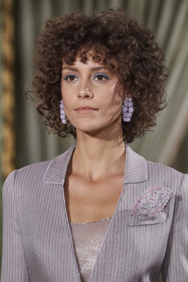 عرض ازياء مجموعة GIORGIO ARMANI PRIVE للهوت كوتور لخريف 2021 في باريس