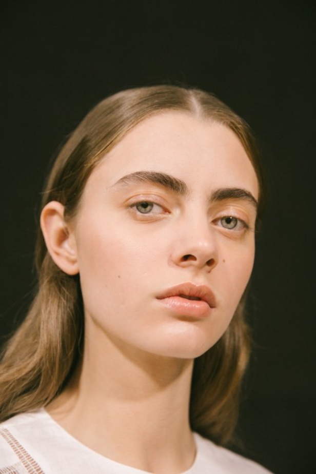 عرض ازياء مجموعة GABRIELA HEARST لربيع وصيف 2021 من أسبوع الموضة في باريس