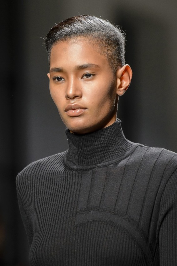 مجموعة Guy Laroche الكلاسيكية لخريف وشتاء 2017