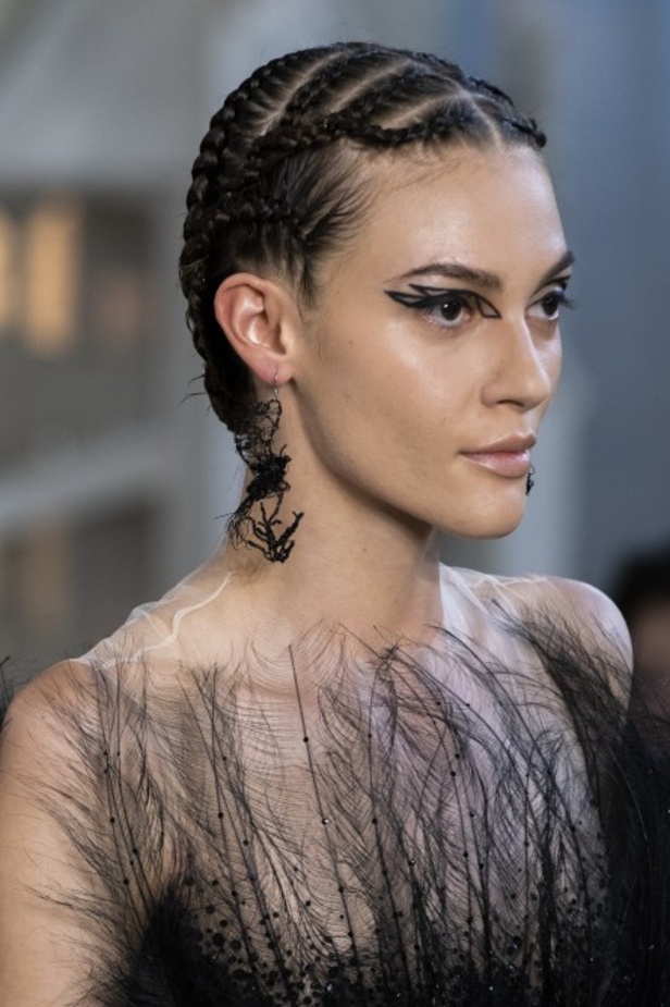 مجموعة Guo Pei للأزياء الفاخرة لخريف ٢٠١٨ !