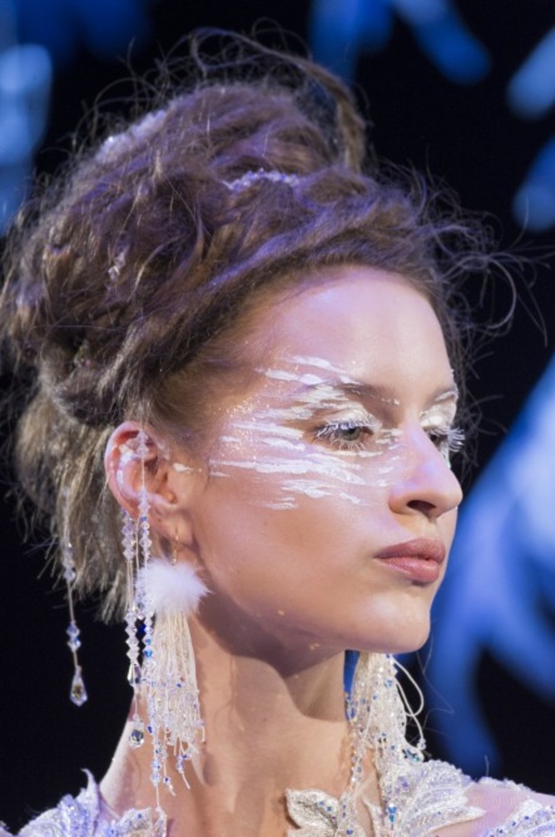 مجموعة Guo Pei للأزياء الفاخرة لربيع ٢٠١٨ !