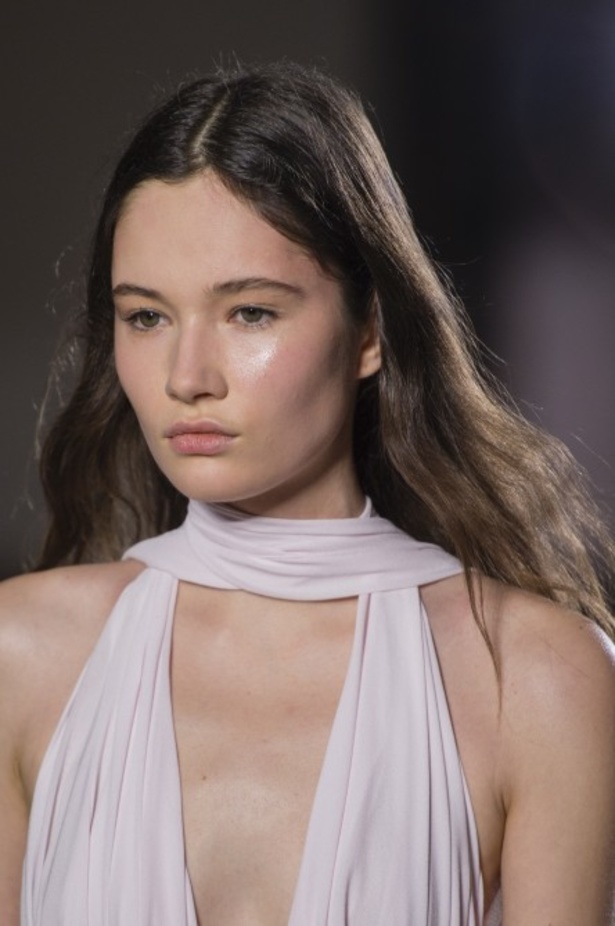 مجموعة Giambatista Valli من الألبسة الفاخرة لربيع وصيف 2018