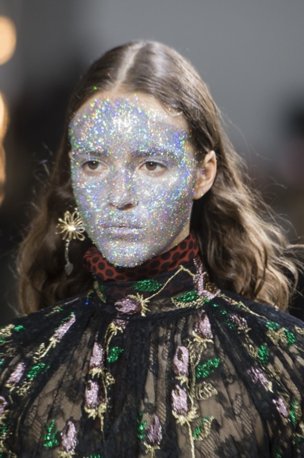 عرض ازياء جيامباتيستا فالي لموسم خريف وشتاء 2018