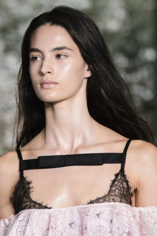 مجموعة Giambattista Valli لربيع وصيف 2018