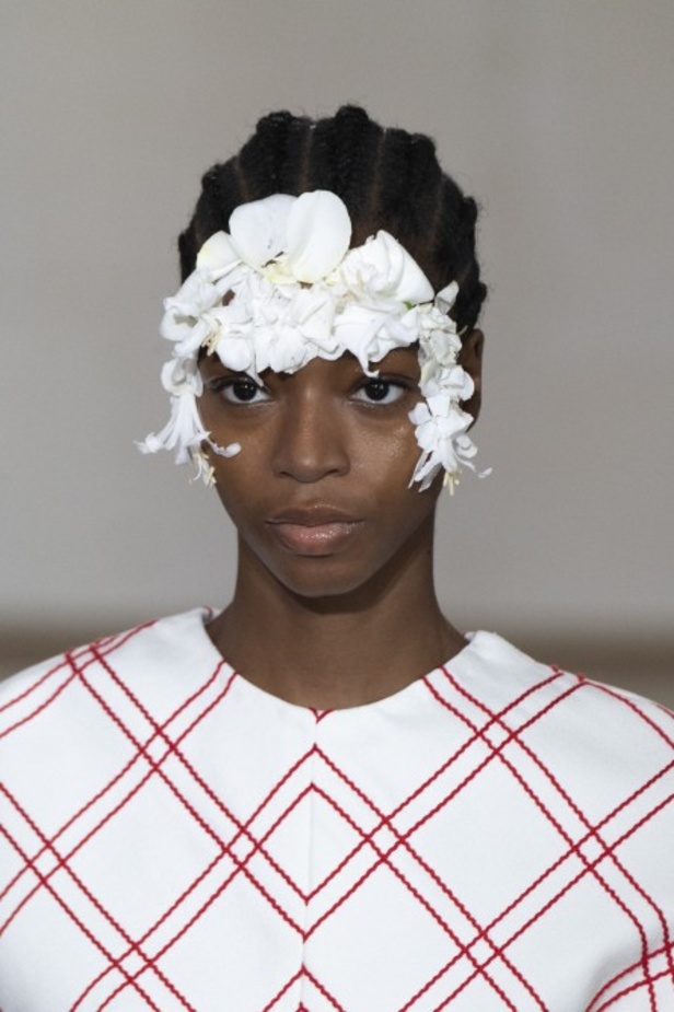 اسبوع الموضة في باريس 2019 مجموعة الالبسة الراقية من جيامباتيستا فالي لربيع وصيف 2020